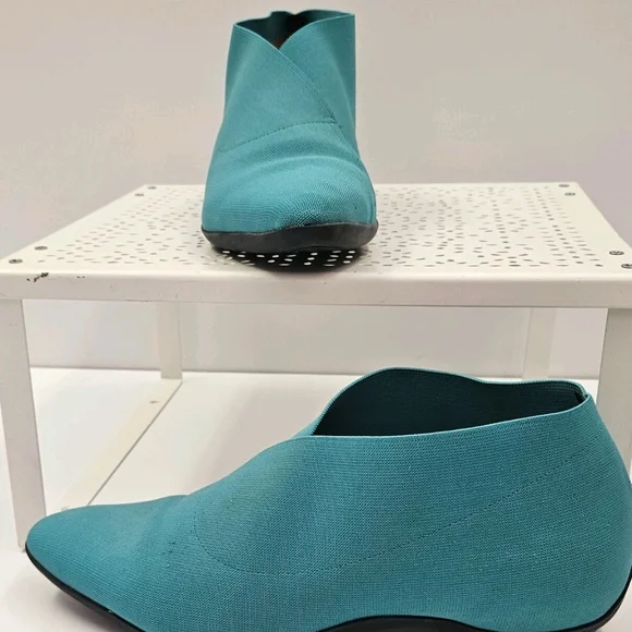 John Fluevog Blue Flats Minimalist Design - Picture 3 of 3